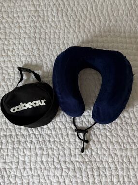 Cabeau Navy Evolution Classic® Neck Pillow with Carry Case